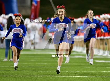 Thumbnail 1 in Mansfield vs. Midway (UIL 6A Regional Semifinal) photogallery.