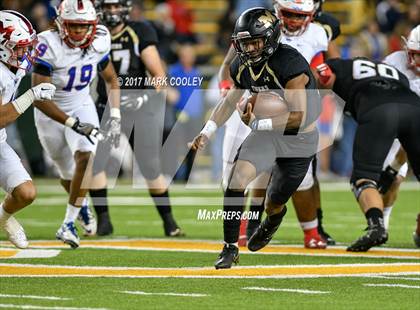 Thumbnail 3 in Mansfield vs. Midway (UIL 6A Regional Semifinal) photogallery.