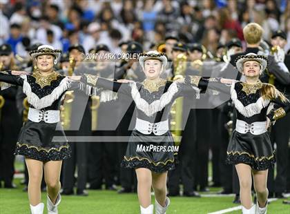 Thumbnail 2 in Mansfield vs. Midway (UIL 6A Regional Semifinal) photogallery.