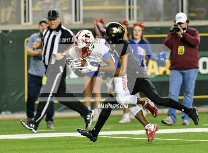 Thumbnail 3 in Mansfield vs. Midway (UIL 6A Regional Semifinal) photogallery.
