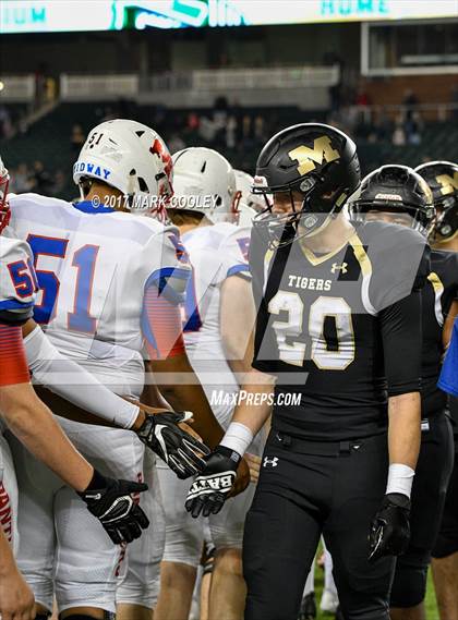 Thumbnail 3 in Mansfield vs. Midway (UIL 6A Regional Semifinal) photogallery.