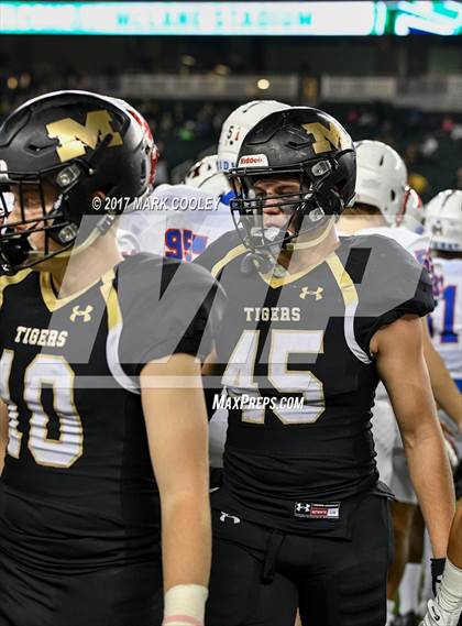 Thumbnail 1 in Mansfield vs. Midway (UIL 6A Regional Semifinal) photogallery.