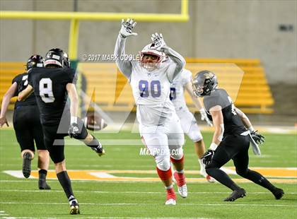 Thumbnail 1 in Mansfield vs. Midway (UIL 6A Regional Semifinal) photogallery.