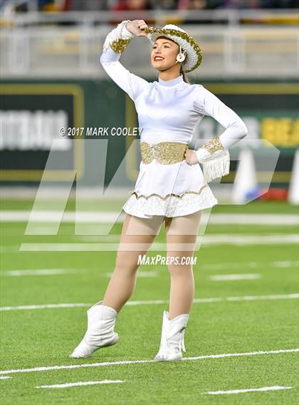 Thumbnail 1 in Mansfield vs. Midway (UIL 6A Regional Semifinal) photogallery.