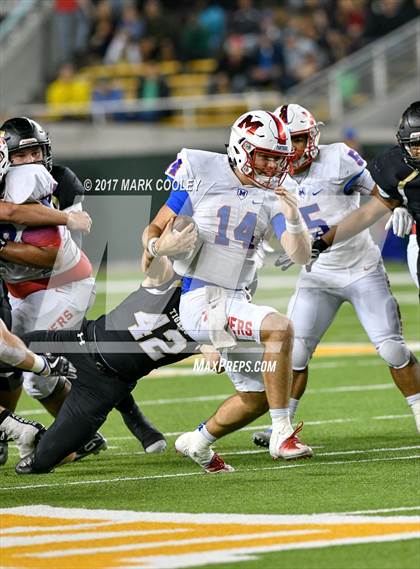 Thumbnail 2 in Mansfield vs. Midway (UIL 6A Regional Semifinal) photogallery.