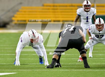 Thumbnail 2 in Mansfield vs. Midway (UIL 6A Regional Semifinal) photogallery.