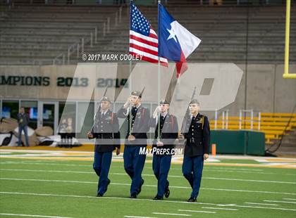 Thumbnail 2 in Mansfield vs. Midway (UIL 6A Regional Semifinal) photogallery.