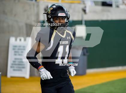 Thumbnail 3 in Mansfield vs. Midway (UIL 6A Regional Semifinal) photogallery.