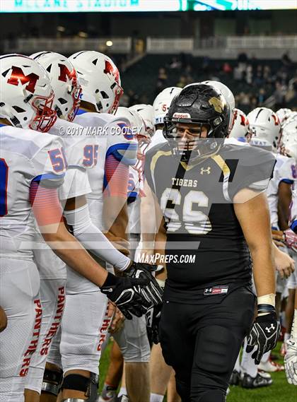 Thumbnail 2 in Mansfield vs. Midway (UIL 6A Regional Semifinal) photogallery.