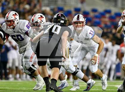 Thumbnail 2 in Mansfield vs. Midway (UIL 6A Regional Semifinal) photogallery.