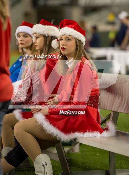 Thumbnail 1 in Mansfield vs. Midway (UIL 6A Regional Semifinal) photogallery.