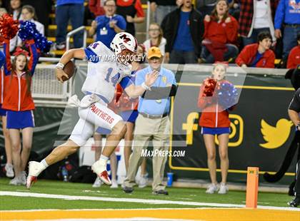 Thumbnail 2 in Mansfield vs. Midway (UIL 6A Regional Semifinal) photogallery.