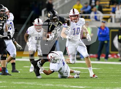Thumbnail 1 in Mansfield vs. Midway (UIL 6A Regional Semifinal) photogallery.