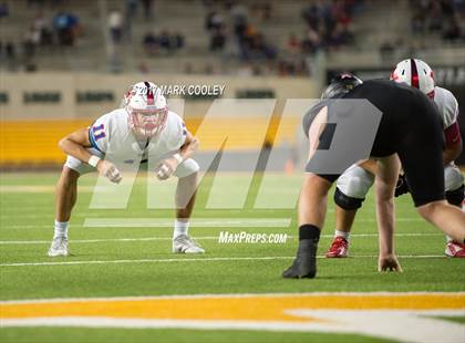 Thumbnail 2 in Mansfield vs. Midway (UIL 6A Regional Semifinal) photogallery.