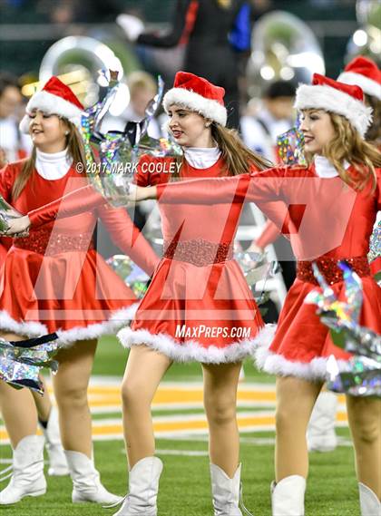 Thumbnail 2 in Mansfield vs. Midway (UIL 6A Regional Semifinal) photogallery.