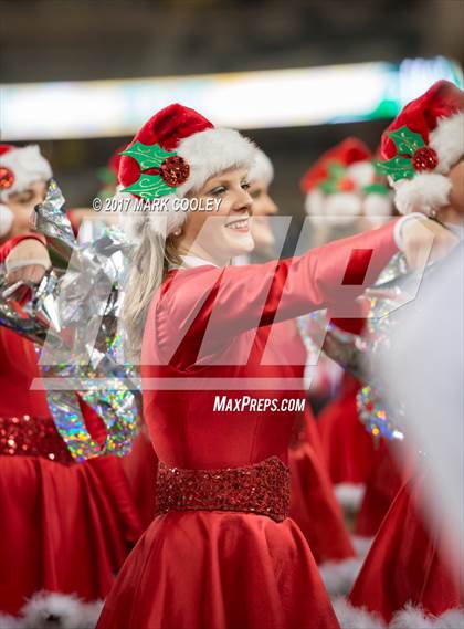 Thumbnail 1 in Mansfield vs. Midway (UIL 6A Regional Semifinal) photogallery.