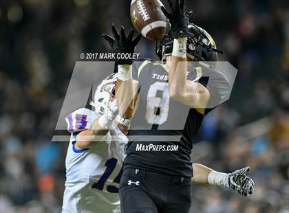 Thumbnail 1 in Mansfield vs. Midway (UIL 6A Regional Semifinal) photogallery.