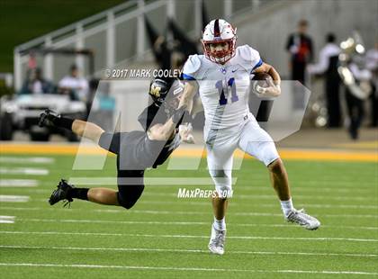 Thumbnail 2 in Mansfield vs. Midway (UIL 6A Regional Semifinal) photogallery.