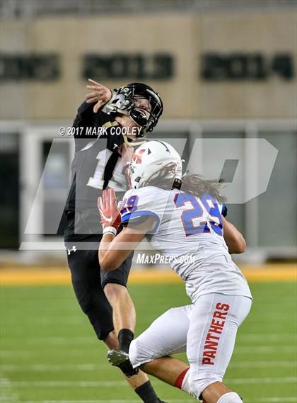 Thumbnail 3 in Mansfield vs. Midway (UIL 6A Regional Semifinal) photogallery.