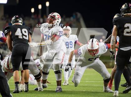 Thumbnail 1 in Mansfield vs. Midway (UIL 6A Regional Semifinal) photogallery.
