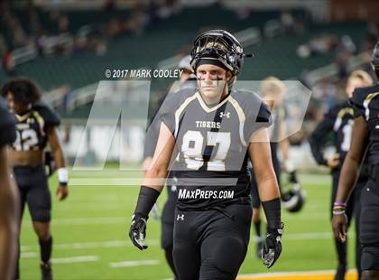 Thumbnail 1 in Mansfield vs. Midway (UIL 6A Regional Semifinal) photogallery.