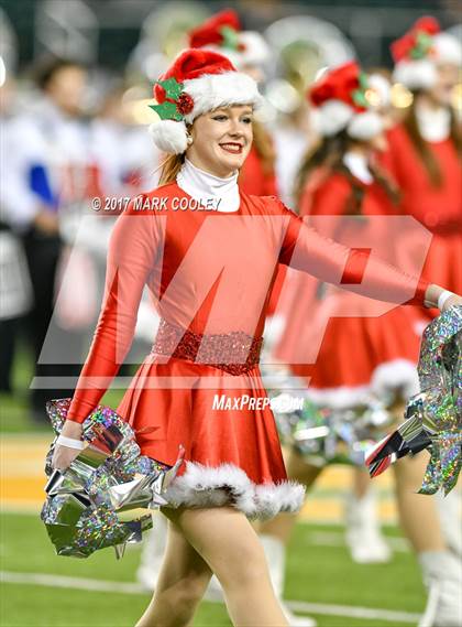 Thumbnail 1 in Mansfield vs. Midway (UIL 6A Regional Semifinal) photogallery.