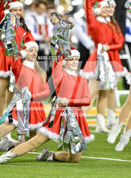 Thumbnail 3 in Mansfield vs. Midway (UIL 6A Regional Semifinal) photogallery.
