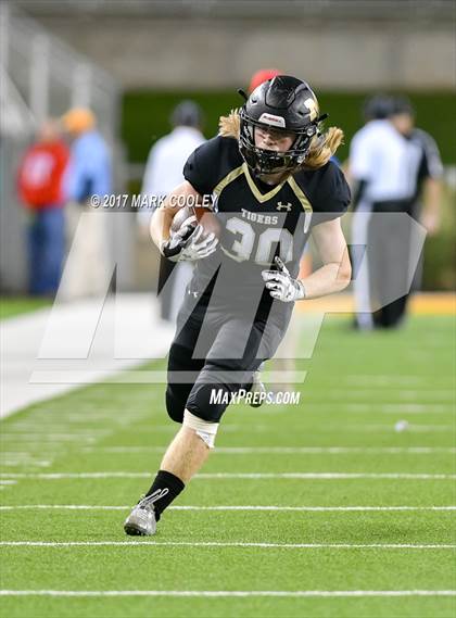 Thumbnail 1 in Mansfield vs. Midway (UIL 6A Regional Semifinal) photogallery.