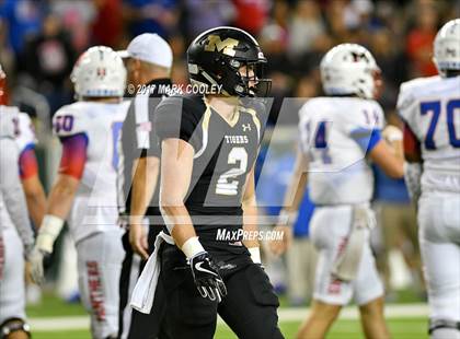 Thumbnail 1 in Mansfield vs. Midway (UIL 6A Regional Semifinal) photogallery.