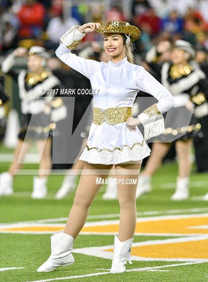 Thumbnail 3 in Mansfield vs. Midway (UIL 6A Regional Semifinal) photogallery.