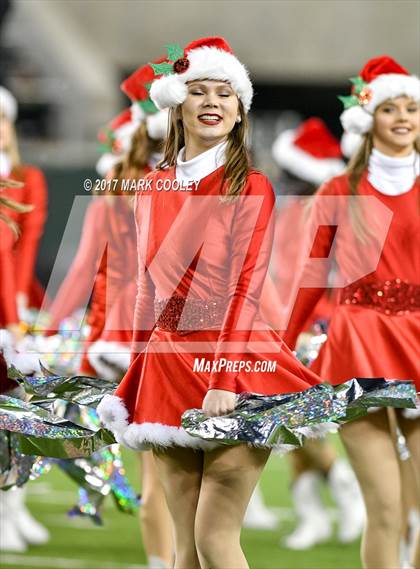 Thumbnail 1 in Mansfield vs. Midway (UIL 6A Regional Semifinal) photogallery.
