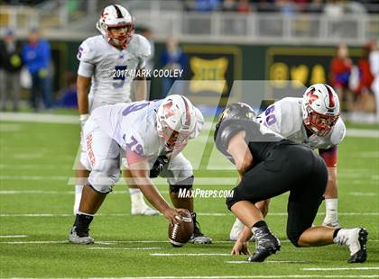 Thumbnail 2 in Mansfield vs. Midway (UIL 6A Regional Semifinal) photogallery.