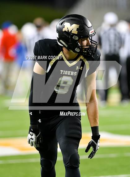 Thumbnail 3 in Mansfield vs. Midway (UIL 6A Regional Semifinal) photogallery.