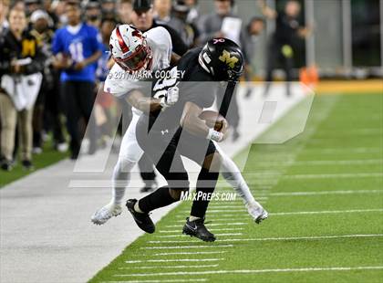 Thumbnail 1 in Mansfield vs. Midway (UIL 6A Regional Semifinal) photogallery.