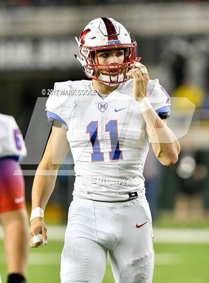 Thumbnail 2 in Mansfield vs. Midway (UIL 6A Regional Semifinal) photogallery.