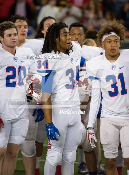 Thumbnail 2 in Mansfield vs. Midway (UIL 6A Regional Semifinal) photogallery.
