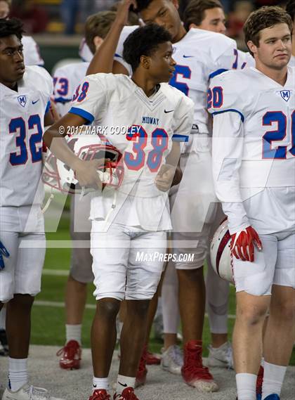Thumbnail 1 in Mansfield vs. Midway (UIL 6A Regional Semifinal) photogallery.