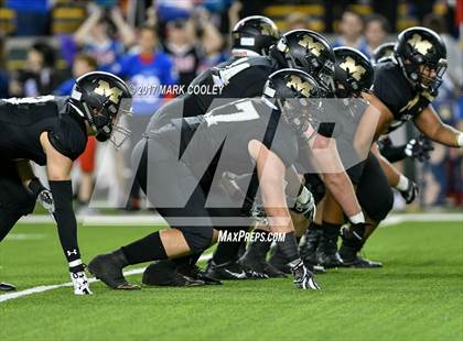 Thumbnail 3 in Mansfield vs. Midway (UIL 6A Regional Semifinal) photogallery.