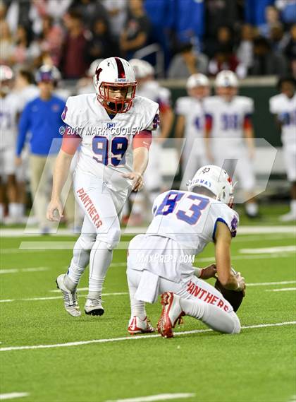 Thumbnail 1 in Mansfield vs. Midway (UIL 6A Regional Semifinal) photogallery.