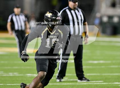 Thumbnail 2 in Mansfield vs. Midway (UIL 6A Regional Semifinal) photogallery.