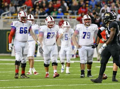 Thumbnail 3 in Mansfield vs. Midway (UIL 6A Regional Semifinal) photogallery.