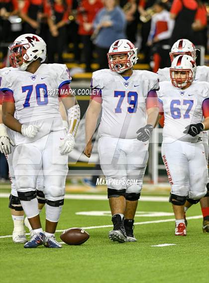 Thumbnail 1 in Mansfield vs. Midway (UIL 6A Regional Semifinal) photogallery.