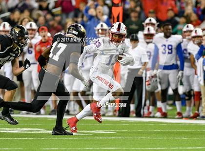 Thumbnail 1 in Mansfield vs. Midway (UIL 6A Regional Semifinal) photogallery.