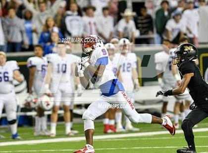 Thumbnail 1 in Mansfield vs. Midway (UIL 6A Regional Semifinal) photogallery.