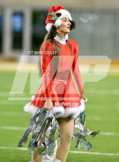 Thumbnail 1 in Mansfield vs. Midway (UIL 6A Regional Semifinal) photogallery.