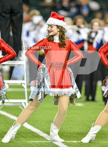 Thumbnail 1 in Mansfield vs. Midway (UIL 6A Regional Semifinal) photogallery.