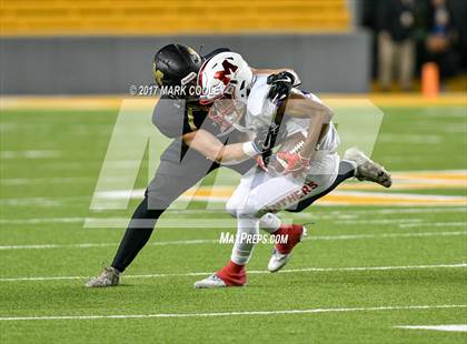 Thumbnail 2 in Mansfield vs. Midway (UIL 6A Regional Semifinal) photogallery.