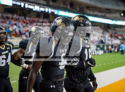 Thumbnail 1 in Mansfield vs. Midway (UIL 6A Regional Semifinal) photogallery.