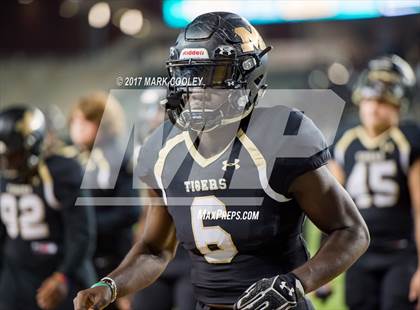 Thumbnail 2 in Mansfield vs. Midway (UIL 6A Regional Semifinal) photogallery.