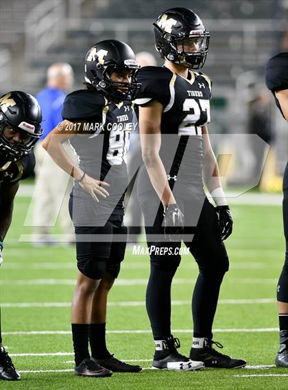 Thumbnail 1 in Mansfield vs. Midway (UIL 6A Regional Semifinal) photogallery.